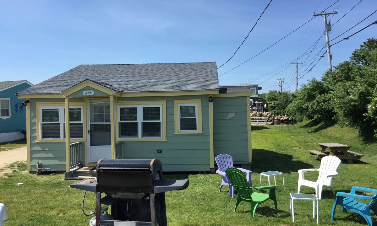 Beach Cottage East Matunuck | Snug Harbor