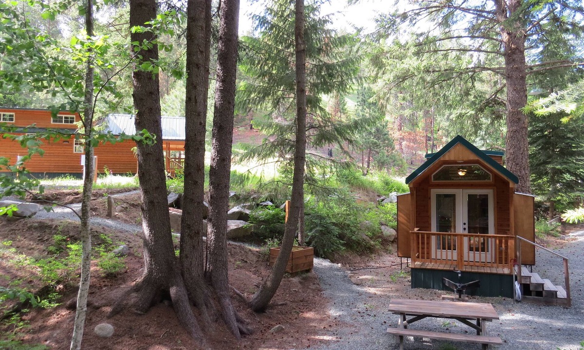 Antone Creek Lodge | North Powder