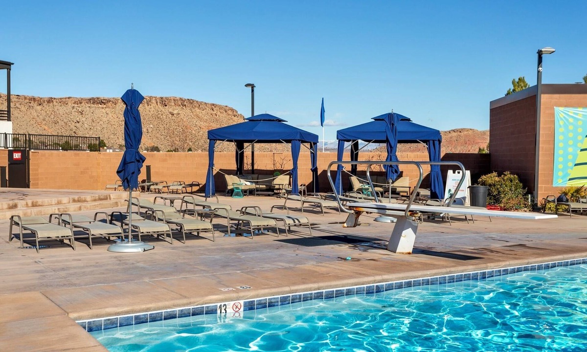 Villa Golf Tennis | Bloomington