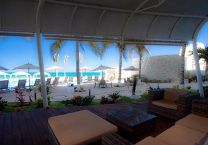 1 BR Royal Park Studio with Elegant Garden Next to the Cerritos Beach