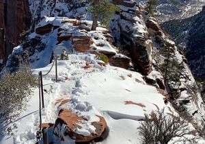#1 GREAT LOCATION, Zion National Park entrance as close as you can get!