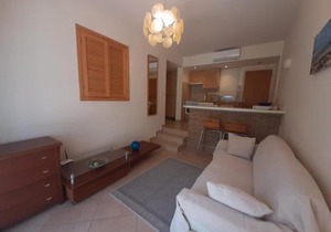 1bd in Palm Beach M1 with pool