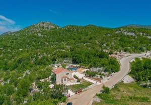 2 bedroom accommodation in Zagvozd