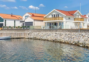 2 bedroom accommodation in Rönnäng