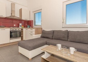 2 Bedroom Amazing Apartment In Kanica