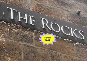 2 mins walking to harbour bridge