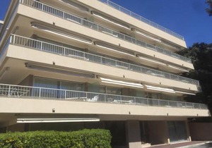2 Pièces avec Balcon et Terrasse - Plage à 50m - Clim, WiFi, Parking - FR-1-466A-17