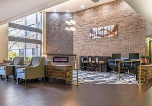 2-Star Hotel ∙ Quality Inn & Suites Mall of America - MSP Airport