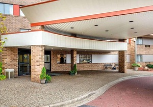 2-Star Hotel ∙ Quality Inn & Suites Mall of America - MSP Airport