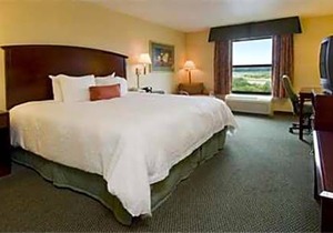 2-Star Hotel ∙ Hampton Inn Marshall