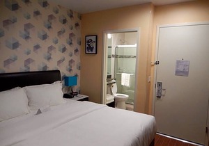 2-Star Hotel ∙ Quality Inn near Sunset Park