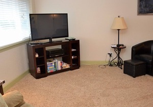 2Bd/1Ba Newly Remodeled Condo 2 blocks to Beach/Convention Ctr/Downtown