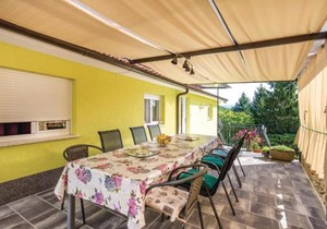 4 Bedroom Beautiful Home In Rukavac