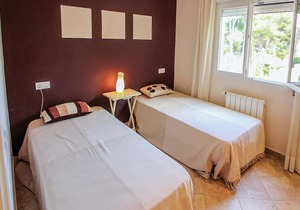 5 bed villa with pool and BBQ