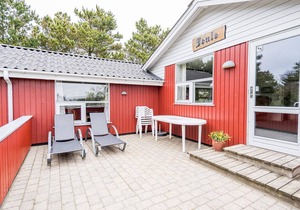 6 person holiday home in Henne