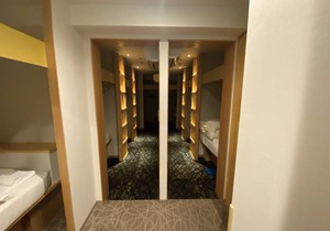 99 m² Hotel ∙ 10 bedrooms ∙ 10 guests