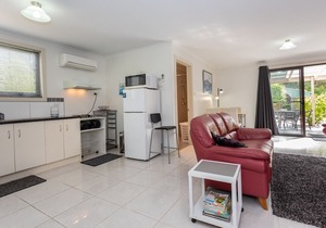 ALTONA GARDEN RETREAT