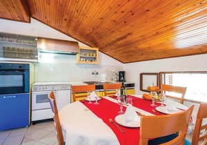 Amazing apartment in Cesarica with WiFi