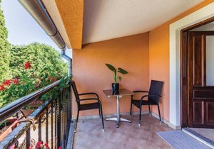 Amazing Apartment In Valtura With Kitchen