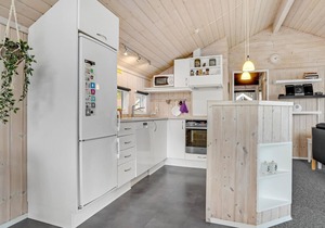 Amazing home in Sjølund with WiFi