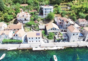 Antonia Apartment No.6