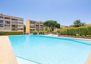 Apartment Domaine du Préconil-4 by Interhome