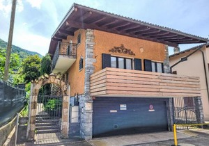 Apartment Fiorita by Interhome