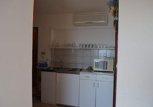 Apartment Jozo - 150 m from pebble beach: A5(4) - Gradac, Riviera Makarska, Croatia