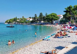 Apartments with a parking space Sutivan, Brac - 2842