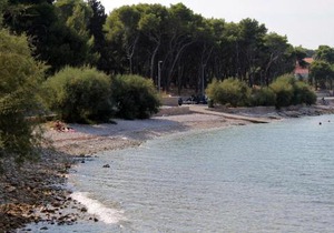 Apartments with parking space Sutivan, Brac - 2846