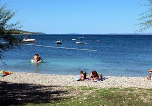 Apartments with parking space Sutivan, Brac - 2846