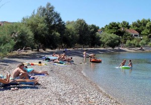 Apartments with parking space Sutivan, Brac - 5629