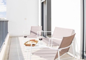 B04 - Luxury 2 Bed with Top Terrace Pool