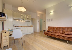 BALCONY-GHETTO 2pax internet aircond, wifi