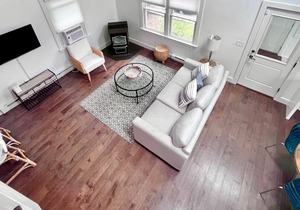 Beautiful Beach Cottage 1 Mile From East Matunuck Beach