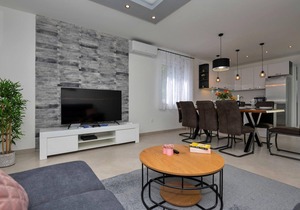 Beautiful home in Zagvozd