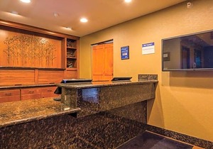 Best Western Plus Deer Park Hotel & Suites
