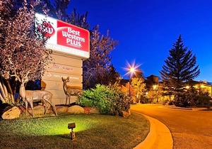 Best Western Plus Deer Park Hotel & Suites