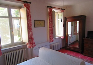 Boutique Studio Apartment in Roero Wine Area of Piedmont, near Asti and Alba.