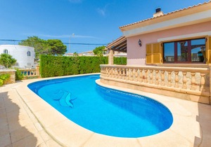 CAN FAMA - Villa for 6 people in Badia gran.