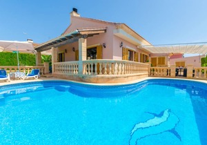 CAN FAMA - Villa for 6 people in Badia gran.
