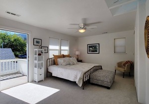 Casa Amore Cottage~ Close to OSF, with Gorgeous Outdoor Space