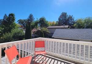 Casa Amore Cottage~ Close to OSF, with Gorgeous Outdoor Space