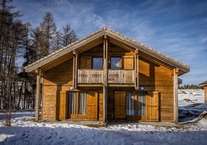 Chalet, 300m from ski slopes, fitness, swimming pool, terrace, parking, tv, ski locker, 42m²