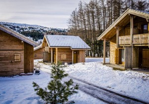 Chalet, 300m from ski slopes, fitness, swimming pool, terrace, parking, tv, ski locker, 56m²