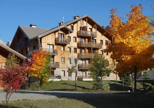Chalet, 300m from ski slopes, fitness, swimming pool, terrace, parking, tv, ski locker, 56m²