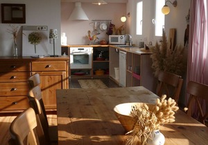 Charming New House Near Beach, Shops, with Garden & Modern Amenities