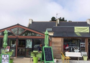 Charming New House Near Beach, Shops, with Garden & Modern Amenities