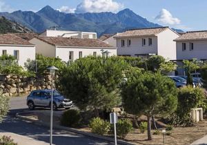 Charming summer-decorated holiday home in Northern Corsica