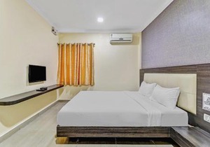 Collection O Vijaya Lakshmi Residency